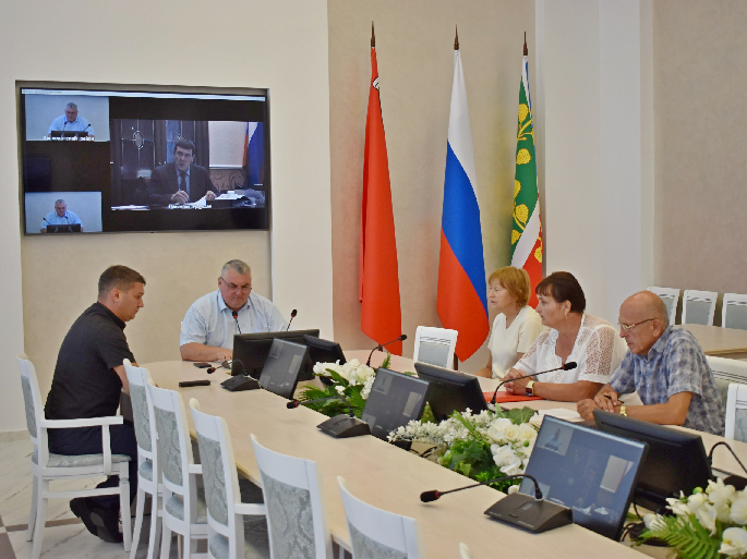 Министр дорожной деятельности провел прием граждан.