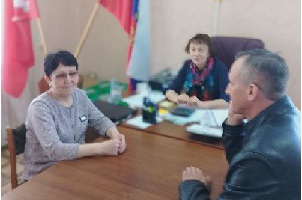 Руководитель общественной приемной губернатора провела прием граждан в Шапошниковском сельском поселении.